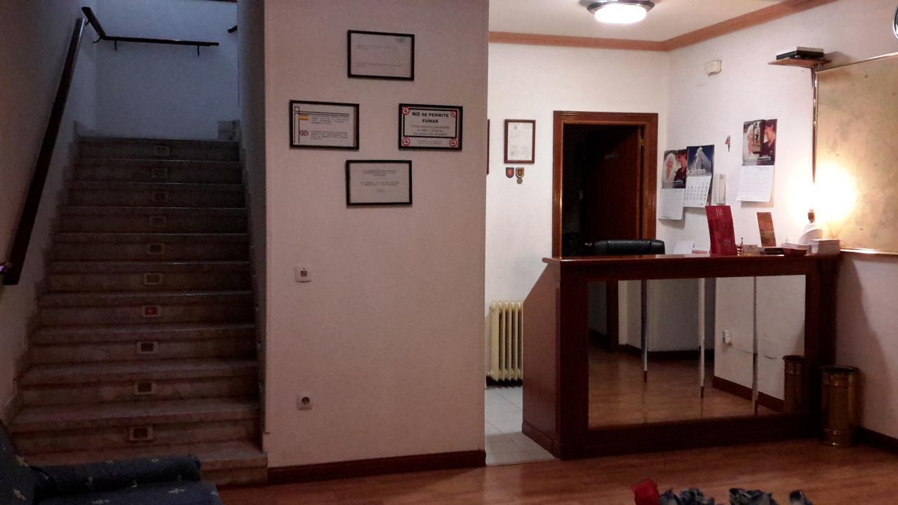 Hostal Rio Parana Madrid Dış mekan fotoğraf