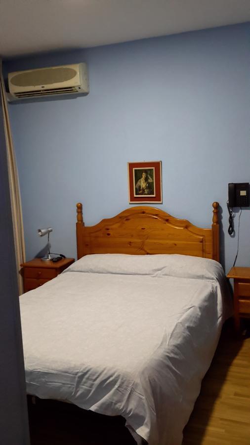 Hostal Rio Parana Madrid Dış mekan fotoğraf