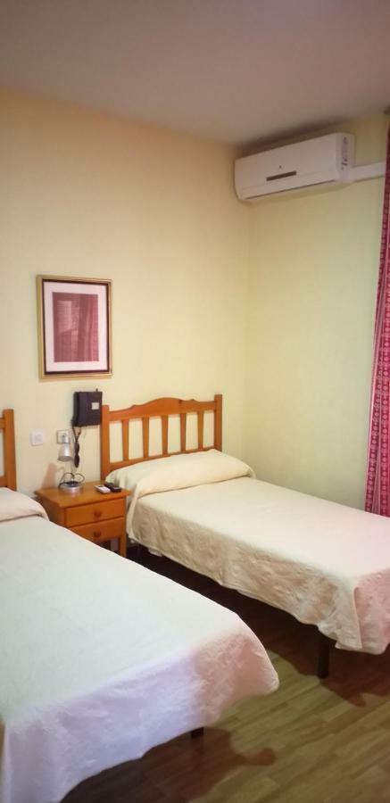 Hostal Rio Parana Madrid Dış mekan fotoğraf