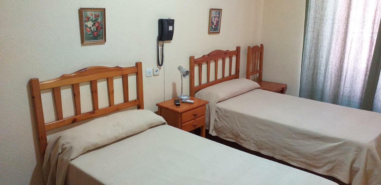 Hostal Rio Parana Madrid Dış mekan fotoğraf