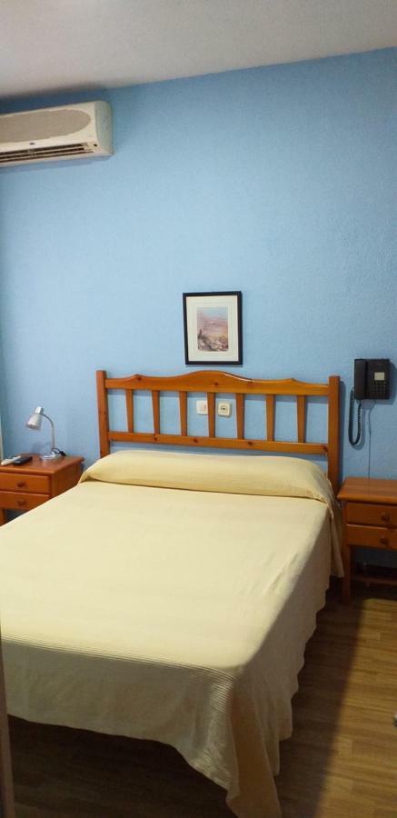 Hostal Rio Parana Madrid Dış mekan fotoğraf