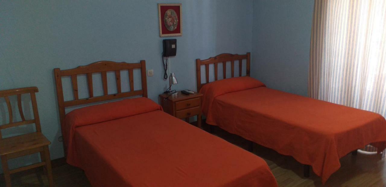 Hostal Rio Parana Madrid Dış mekan fotoğraf